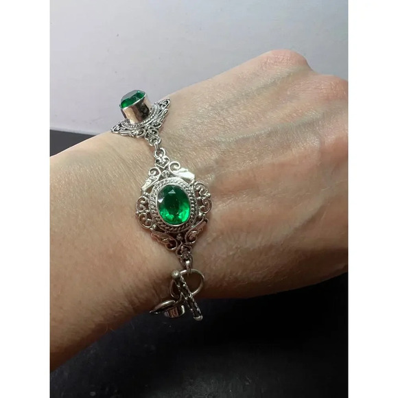 The Green Queen Sterling silver toggle bracelet with green quartz - Picture 1 of 10